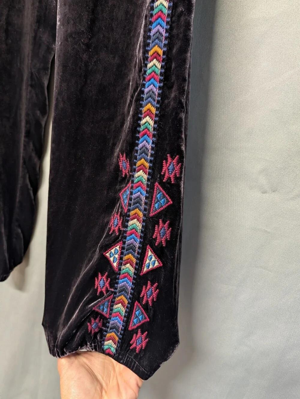 Johnny Was 💜 Silk Velvet Joggers with Multicolor Embroidered Side Trim Size Med